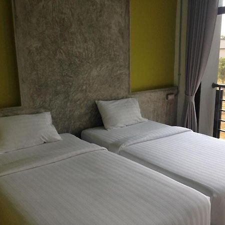 Pornsiri Hotel Sisaket Eksteriør billede