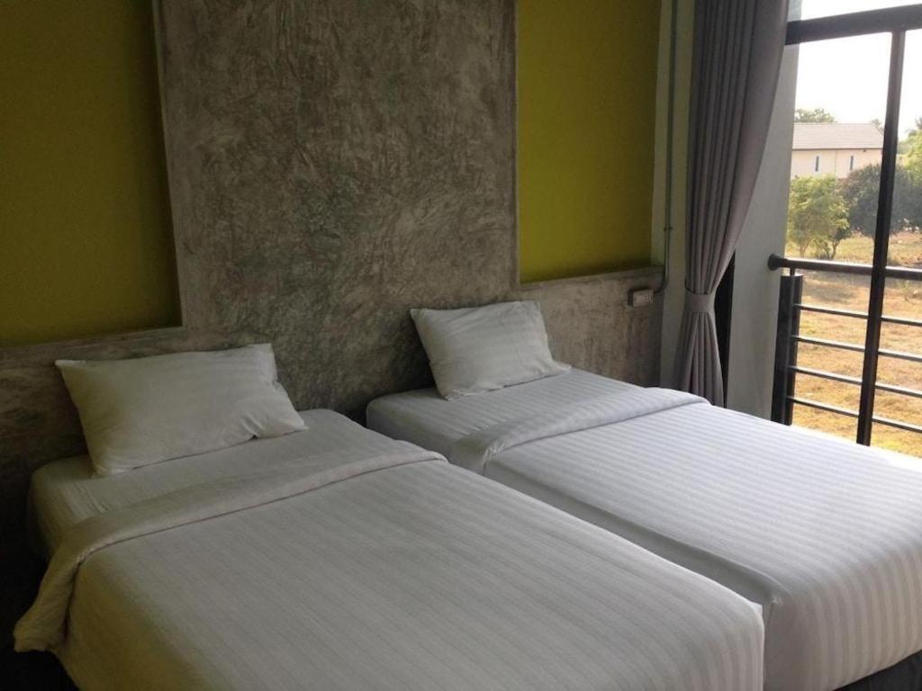 Pornsiri Hotel Sisaket Eksteriør billede